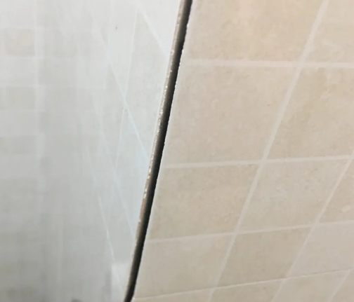 沧州瓷砖空鼓维修公司分享阳台瓷砖脱落的修复过程可以分为以下几个步骤
